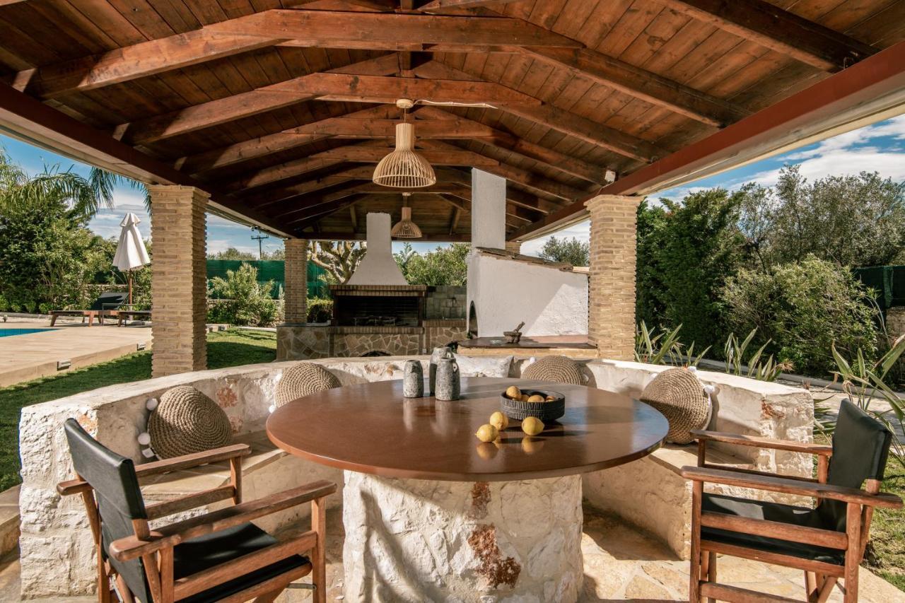 Amalthia Villa Mouzákion Exterior foto